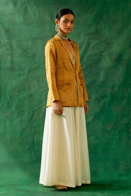 Buy_Vinusto_Gold Handloom Cotton, Chanderi V-neck, Handwoven Zari Silk Jacket Palazzo Set _Online_at_Aza_Fashions