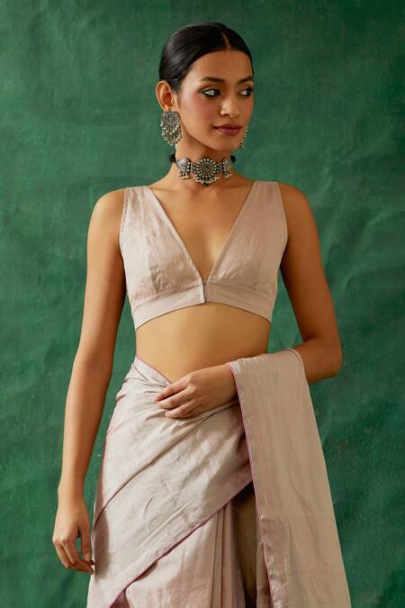 Buy_Vinusto_Pink Silk Zari V-neck Saree With Blouse _Online_at_Aza_Fashions