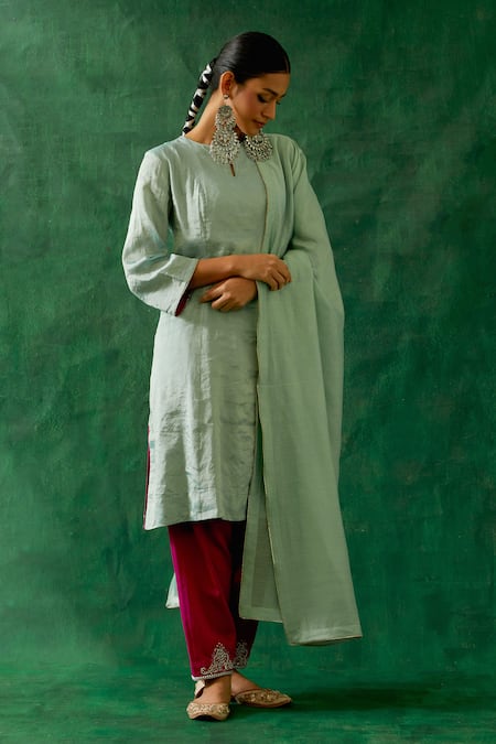 Vinusto Handwoven Straight Kurta Pant Set 