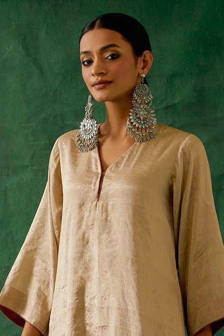 Shop_Vinusto_Beige Chanderi, Handloom Cotton Zari V-neck Handwoven Silk Kurta And Pant Set _Online_at_Aza_Fashions