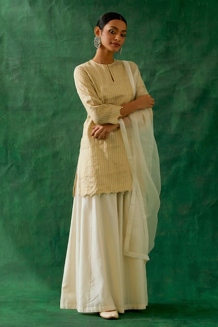 Vinusto Handwoven Zari Silk Kurta Sharara Set 