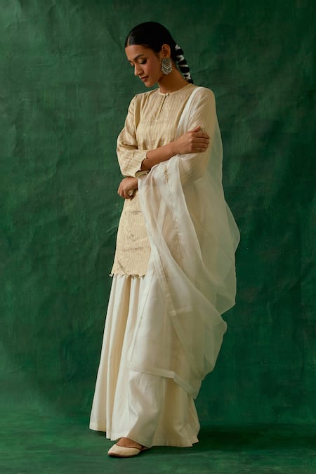 Vinusto Handwoven Zari Silk Kurta Sharara Set 