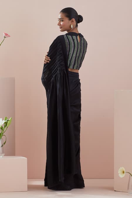 Vinusto Handwoven Chanderi Pintucks Saree With Blouse 