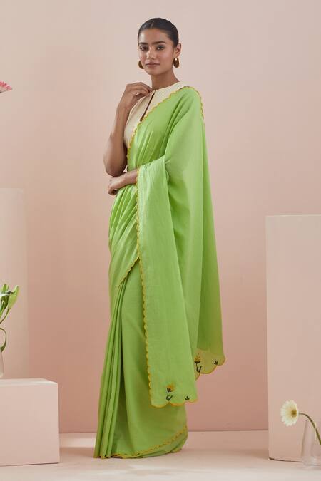 Vinusto Green Cotton Embroidery Halter Neck Floral Scallop Saree With Blouse at Aza Fashions Vinusto_Green Cotton Embroidery Halter Neck Floral Scallop Saree With Blouse _at_Aza_Fashions