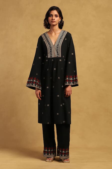 Ritu Kumar Aurelia Geometric Pattern Kurta With Pant 