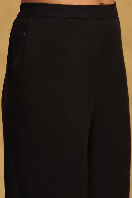 Ritu Kumar_Black Cotton Embroidery V-neck Aurelia Geometric Pattern Kurta With Pant _at_Aza_Fashions