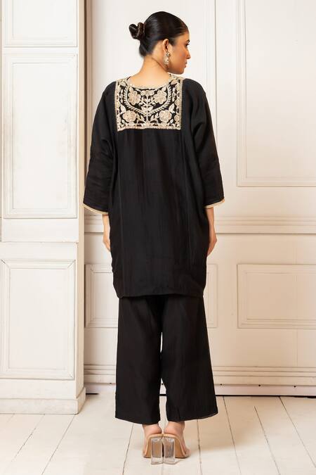Shop Oshi By Shikha Black Chanderi Marori Embroidered Pheran With Pant at Aza Fashions Shop_Oshi By Shikha_Black Chanderi Marori Embroidered Pheran With Pant_at_Aza_Fashions