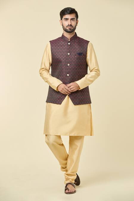 Buy Arihant Rai Sinha Maroon Jacquard, Silk Woven Bundi Kurta Set Buy_Arihant Rai Sinha_Maroon Jacquard, Silk Woven Bundi Kurta Set