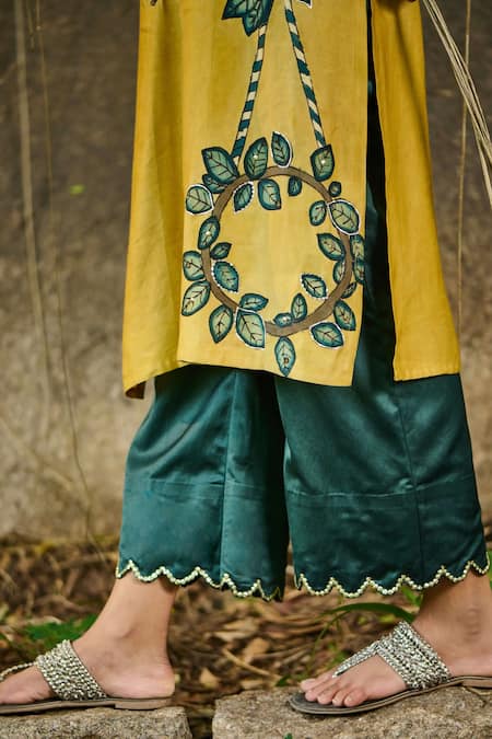 Buy Aamra By Lavanya Yellow Cotton, Silk, Linen Embroidery, Sequins Kalamkari Parrot Kurta With Pant Online at Aza Fashions Buy_Aamra By Lavanya_Yellow Cotton, Silk, Linen Embroidery, Sequins Kalamkari Parrot Kurta With Pant_Online_at_Aza_Fashions