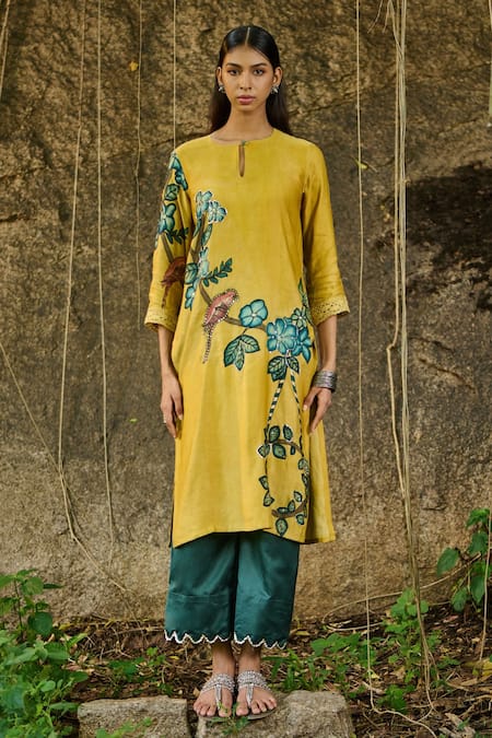 Shop Aamra By Lavanya Yellow Cotton, Silk, Linen Embroidery, Sequins Kalamkari Parrot Kurta With Pant Online at Aza Fashions Shop_Aamra By Lavanya_Yellow Cotton, Silk, Linen Embroidery, Sequins Kalamkari Parrot Kurta With Pant_Online_at_Aza_Fashions