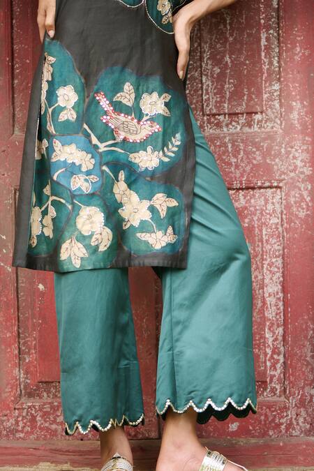 Aamra By Lavanya_Black Cotton, Silk, Linen Embroidery, Noir Kalamkari Floral Kurta With Pant_at_Aza_Fashions