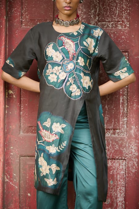 Buy_Aamra By Lavanya_Black Cotton, Silk, Linen Embroidery, Noir Kalamkari Floral Kurta With Pant