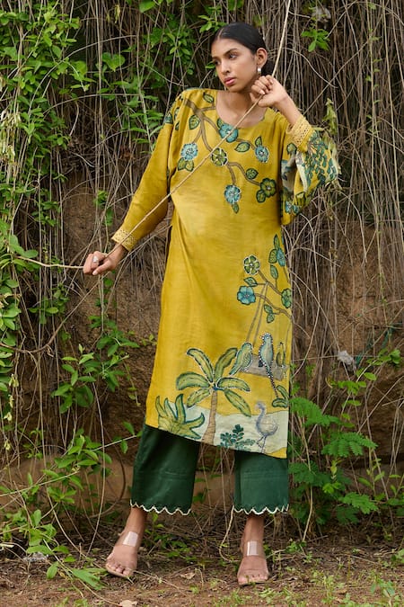 AAMRA BY LAVANYA Yellow Linen Silk Hand Painted Birds Round Kalamkari Swinging Kurta With Pant 