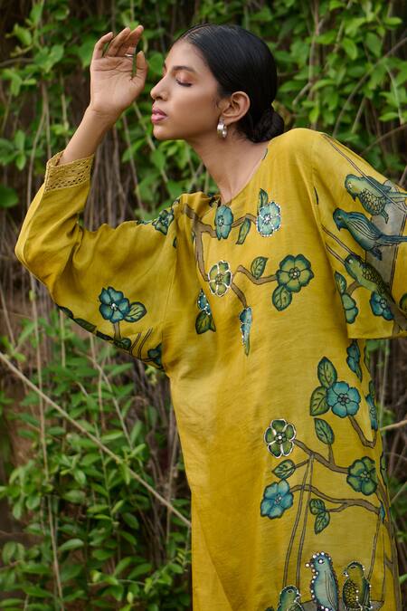 Buy_Aamra By Lavanya_Yellow Cotton, Silk Sequins Round Neck Kalamkari Swinging Birds Kurta With Pant