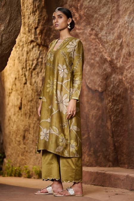 Aamra By Lavanya Brown Cotton, Silk Sequins, Embroidery V-neck Kalamkari Floral Kurta Pant Set Online at Aza Fashions Aamra By Lavanya_Brown Cotton, Silk Sequins, Embroidery V-neck Kalamkari Floral Kurta Pant Set_Online_at_Aza_Fashions