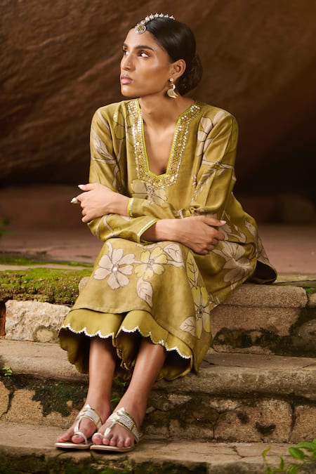 Buy Aamra By Lavanya Brown Cotton, Silk Sequins, Embroidery V-neck Kalamkari Floral Kurta Pant Set Online at Aza Fashions Buy_Aamra By Lavanya_Brown Cotton, Silk Sequins, Embroidery V-neck Kalamkari Floral Kurta Pant Set_Online_at_Aza_Fashions