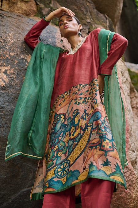 Aamra By Lavanya_Maroon Cotton, Silk Sequins, Embroidery V-neck Sena Kalamkari Kurta Set _Online_at_Aza_Fashions