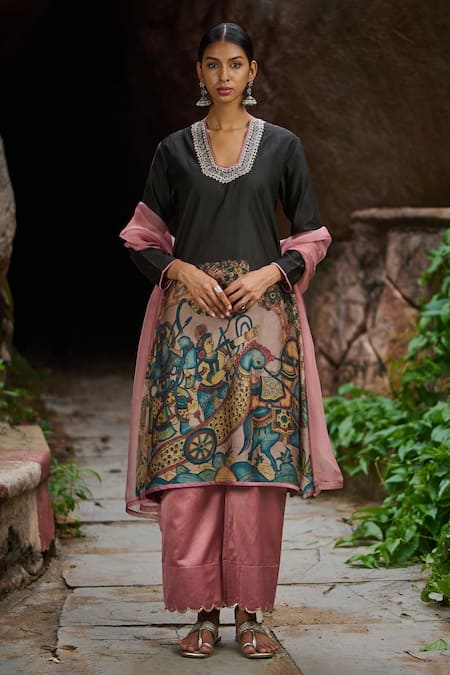 AAMRA BY LAVANYA Noir Sena Kalamkari Kurta Set 