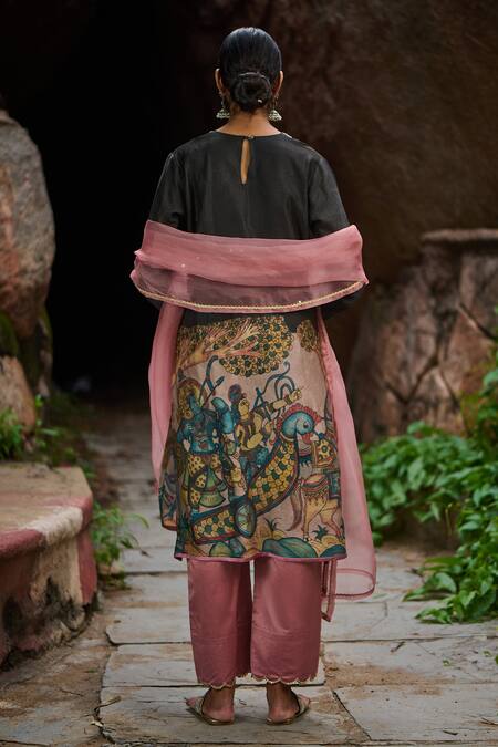 Shop Aamra By Lavanya Black Cotton, Silk, Linen Sequins, Embroidery Noir Sena Kalamkari Kurta Set at Aza Fashions Shop_Aamra By Lavanya_Black Cotton, Silk, Linen Sequins, Embroidery Noir Sena Kalamkari Kurta Set_at_Aza_Fashions