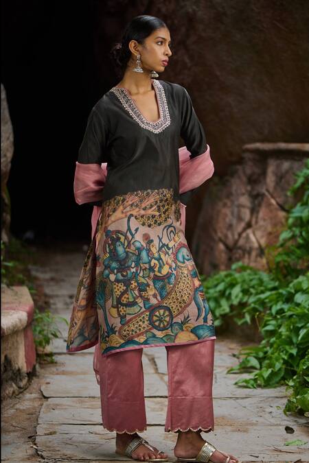 Aamra By Lavanya Black Cotton, Silk, Linen Sequins, Embroidery Noir Sena Kalamkari Kurta Set Online at Aza Fashions Aamra By Lavanya_Black Cotton, Silk, Linen Sequins, Embroidery Noir Sena Kalamkari Kurta Set_Online_at_Aza_Fashions