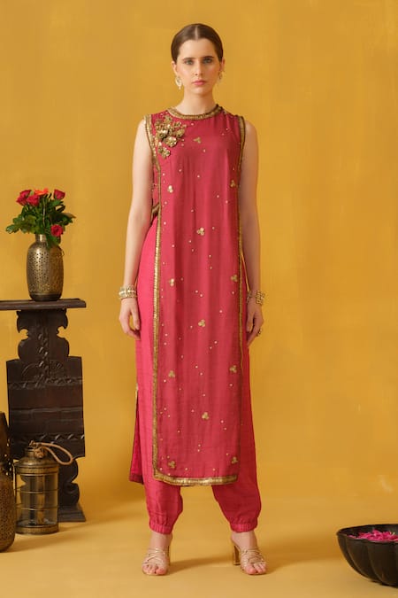 ABSTRACT BY MEGHA JAIN MADAAN Pink Silk Tissue Embellished Leaf Round Neck Floral Kurta And Jogger Pant Set 