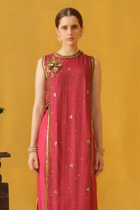 Abstract By Megha Jain Madaan Pink , Cotton, Organza Floral Embellished Kurta And Jogger Pant Set Online at Aza Fashions Abstract By Megha Jain Madaan_Pink , Cotton, Organza Floral Embellished Kurta And Jogger Pant Set _Online_at_Aza_Fashions