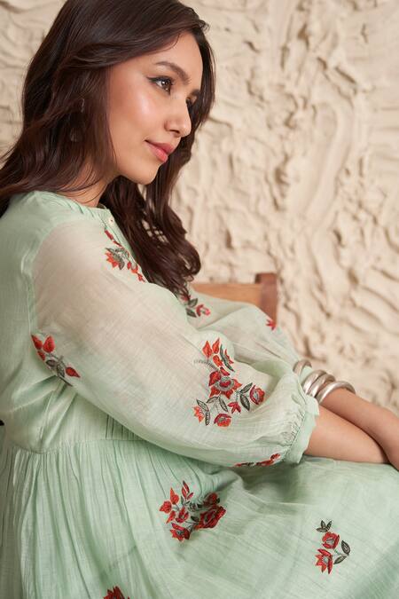 Buy_Samatvam By Anjali Bhaskar_Green Chanderi Embroidery, Tassels Round Adhira Floral Pleated Kurta And Pant Set _Online_at_Aza_Fashions