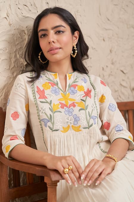 Samatvam By Anjali Bhaskar_Beige Cotton Lace, Tassels, Embroidery Bella Floral Applique Kurta And Pant Set _Online_at_Aza_Fashions