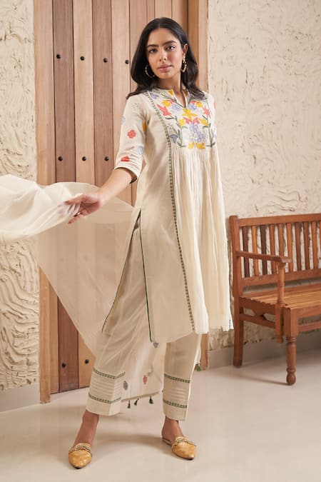 Buy_Samatvam By Anjali Bhaskar_Beige Cotton Lace, Tassels, Embroidery Bella Floral Applique Kurta And Pant Set 