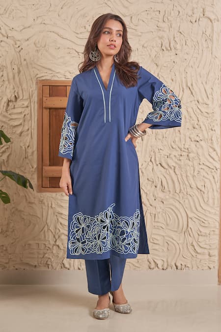 Samatvam by Anjali Bhaskar Blue Cotton Poplin Embroidery Floral V-neck Ira Cutwork Kurta With Pant 