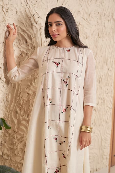 Shop Samatvam By Anjali Bhaskar Ivory Chanderi Embroidery Round Neck Ishani Floral Asymmetric Kurta With Pant Online at Aza Fashions Shop_Samatvam By Anjali Bhaskar_Ivory Chanderi Embroidery Round Neck Ishani Floral Asymmetric Kurta With Pant _Online_at_Aza_Fashions