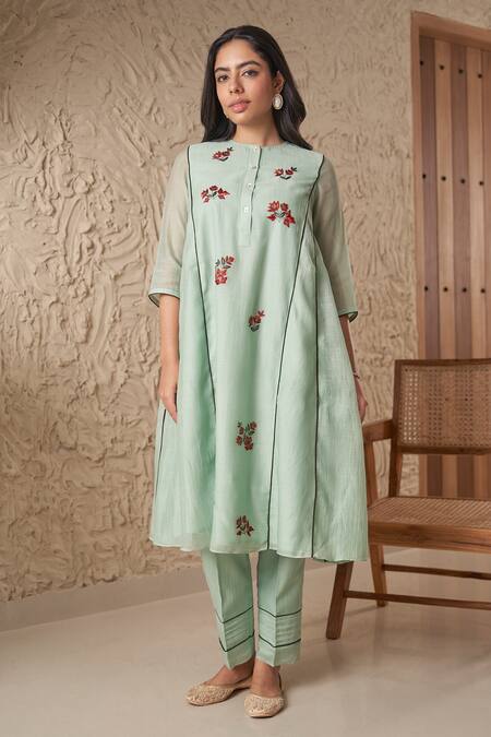 Buy_Samatvam By Anjali Bhaskar_Green Chanderi Embroidery Round Neck Jahan Floral A-line Kurta And Pant Set _Online_at_Aza_Fashions