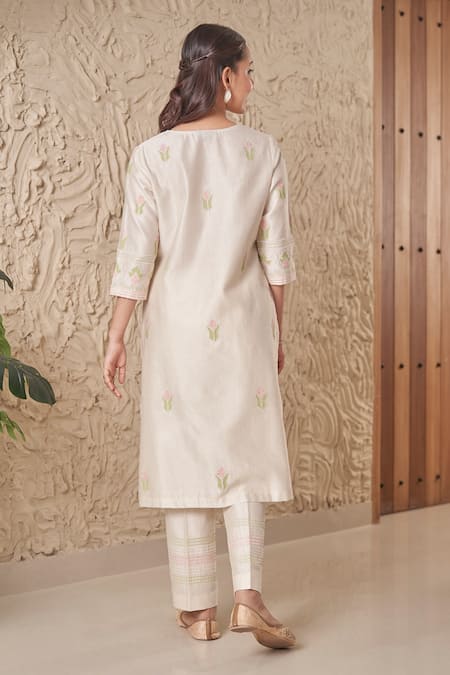 Samatvam By Anjali Bhaskar Mala Thread Embroidered Straight Kurta & Pant Set 