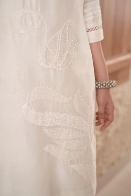 Samatvam By Anjali Bhaskar Ivory Chanderi Embroidery, Lace Round Sahar Thread Straight Kurta And Pant Set Online at Aza Fashions Samatvam By Anjali Bhaskar_Ivory Chanderi Embroidery, Lace Round Sahar Thread Straight Kurta And Pant Set _Online_at_Aza_Fashions