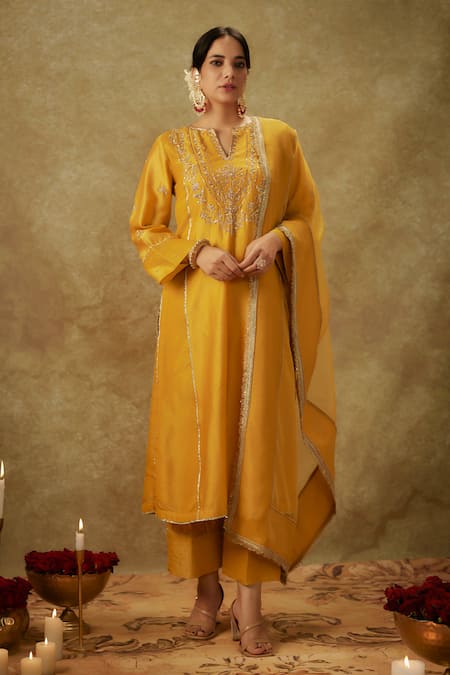 The Aarya Embroidered Handwoven Chanderi Kurta Pant Set 