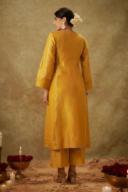 The Aarya Embroidered Handwoven Chanderi Kurta Pant Set 