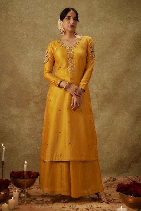 The Aarya_Yellow Organza, Handloom Cotton Embroidery Chanderi Handwoven Kurta Pant Set _Online_at_Aza_Fashions