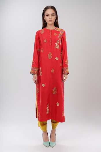 Debyani + CO_Red Cotton Embroidery Round Neck Rangoli Kurta Set _Online_at_Aza_Fashions