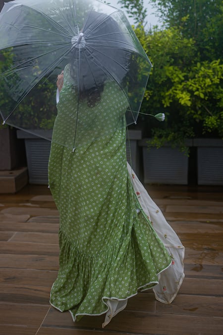 Aaryaa By Kashveen Kohli_White Mul Thread And Sequin Scoop Neck Floral Embroidered Anarkali _Online_at_Aza_Fashions