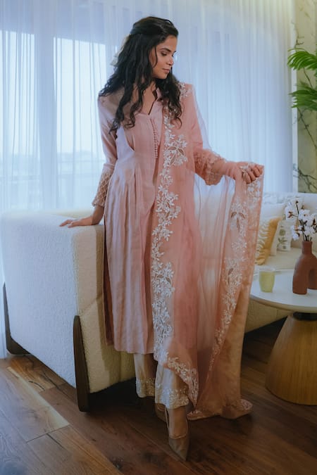 Aaryaa By Kashveen Kohli Chanderi Silk Kurta Set With Pearl Embroidered Dupatta 