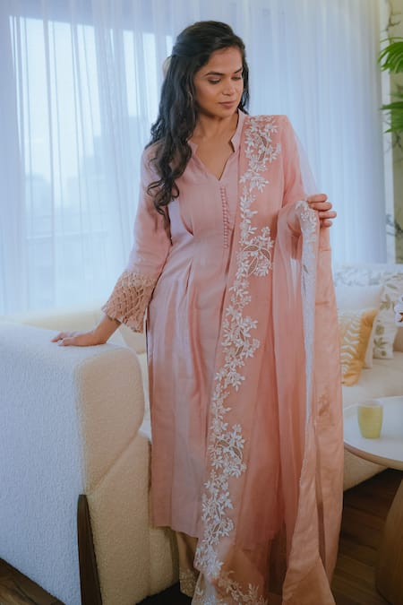 Buy_Aaryaa By Kashveen Kohli_Pink Chanderi Silk, Organza Pearls, Embroidery Mandarin Kurta Set With Dupatta _Online_at_Aza_Fashions