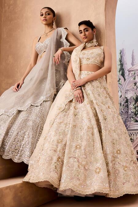 Aneesh Agarwaal Ivory Silk Organza Sequins, Beads, Embellished Floral Bouquet Bridal Lehenga Set Online at Aza Fashions Aneesh Agarwaal_Ivory Silk Organza Sequins, Beads, Embellished Floral Bouquet Bridal Lehenga Set _Online_at_Aza_Fashions