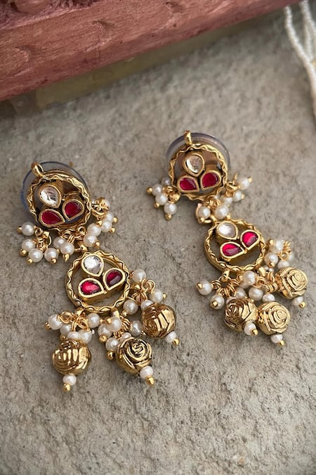 Saga Jewels Gold Plated Pearls, Stones Geometric Carved Motif Embellished Necklace Set Online at Aza Fashions Saga Jewels_Gold Plated Pearls, Stones Geometric Carved Motif Embellished Necklace Set _Online_at_Aza_Fashions