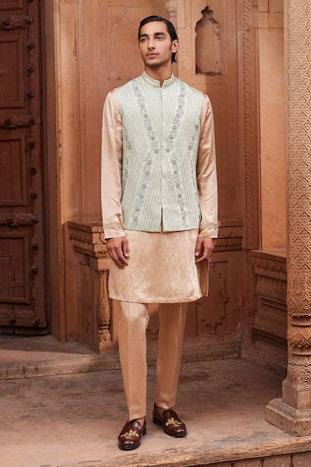 Contrast By Parth Kiran Dori Embellished Bundi & Kurta Set 