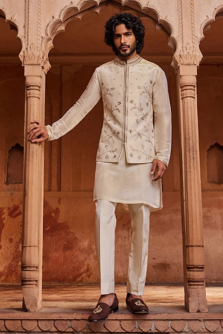 Contrast By Parth Miraya Zardozi Work Bundi & Kurta Set 