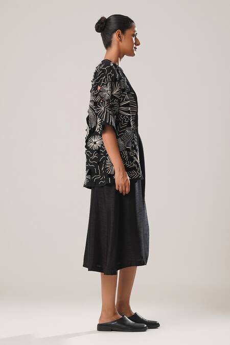 Buy Atbw Black Cotton Cut Work Round , Open Detailed Jacket With Dress Online at Aza Fashions Buy_Atbw_Black Cotton Cut Work Round , Open Detailed Jacket With Dress _Online_at_Aza_Fashions