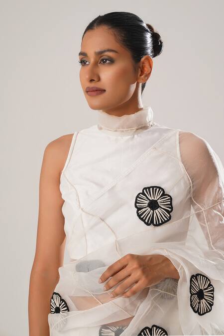 Atbw White Silk Organza Embroidery Flower Detailed Saree at Aza Fashions Atbw_White Silk Organza Embroidery Flower Detailed Saree _at_Aza_Fashions