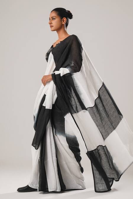 Atbw_Black Cotton, Linen Checkered Ombre Pattern Saree _Online_at_Aza_Fashions
