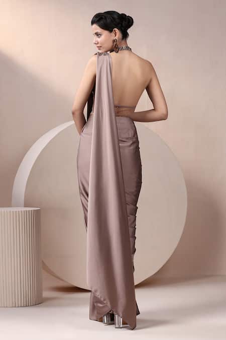 Chaashni By Maansi And Ketan Metal Chain Detailed Pre-Draped Saree With Blouse 