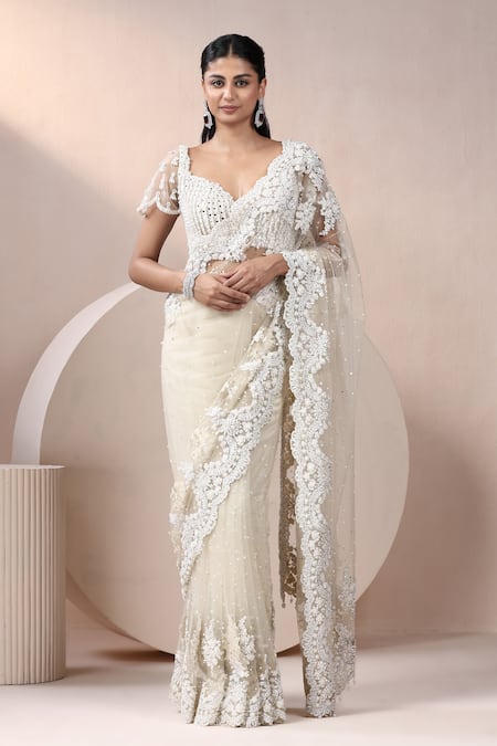 Chaashni by Maansi and Ketan Embroidered Scallop Hem Saree With Blouse 